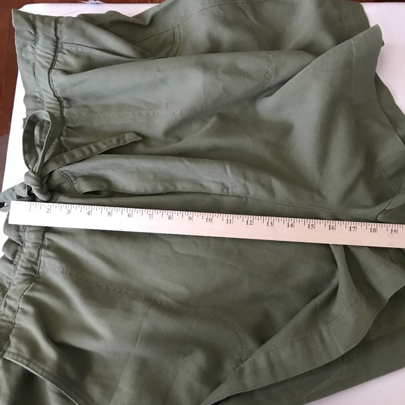 OLD NAVY Green Paper Bag Shorts High Rise Women’s Plus Size 4X - Picture 15 of 16